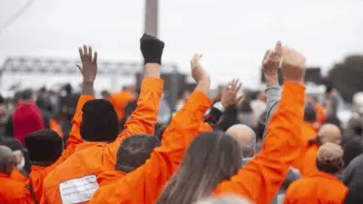 Greve na Petrobras: Sindicato e FUP em Debate por Salários e Petros