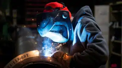 CNI Apresenta: Desaceleração na Indústria Revelada em Sondagem Atualizada