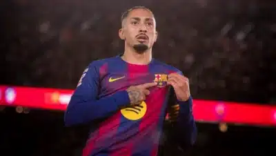 Raphinha conquista Globe Soccer Awards na LaLiga e agradece premiação