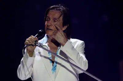 Roberto Carlos sofre acidente grave em gravações da Globo em Gramado