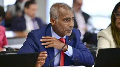 Senador Anuncia Licença Específica e Retorno Previsto para Abril