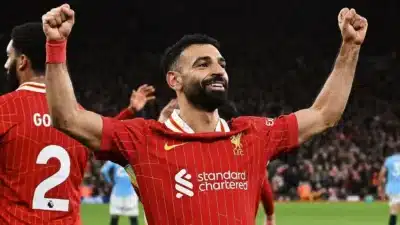 Arne Slot Busca Diálogo com Mohamed Salah Antes do Jogo contra Brighton