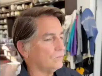 Jim Caviezel interpreta Jair Bolsonaro em novo filme “Dark Horse”