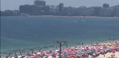 Avião de Propaganda Cai em Copacabana: Publicidade Irregular Investigada