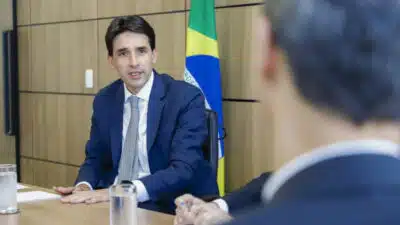 Governo Visa Aumento de Embraer na Aviação Nacional em 2025