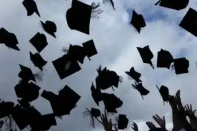 Engenharia e Tecnologia: Salários em Alta e Oportunidades no Mercado Brasileiro e EUA