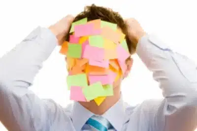 Amina AlTai revela como líderes superam inseguranças e autocrítica