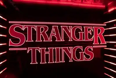 “Stranger Things”: Amizade, Ficção Científica e Mistério que Conquistou o Mundo