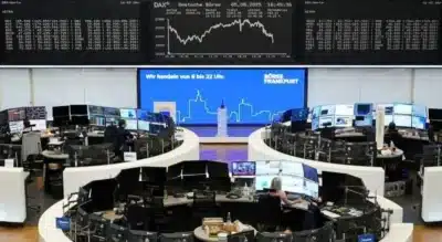 Bolsas da Europa sobem com decisões de bancos centrais e tensões globais