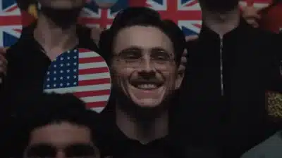 Timothée Chalamet Investe em Autenticidade Radical em “Marty Supreme”