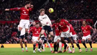 Manchester United e West Ham empatam em 1 a 1 em confronto tenso em Old Trafford