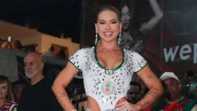 Virginia Fonseca recebe folga especial de Jayder Soares na Acadêmicos do Grande Rio