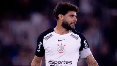 Yuri Alberto sai nos dores no clássico da Copa do Brasil contra o Cruzeiro!
