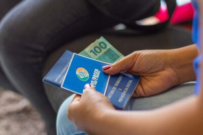 Abono PIS/PASEP 2026: Como receber até R$ 1.621 e calendário de pagamentos