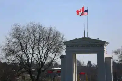 Trump anuncia tarifa de 50&percnt; em aeronaves canadenses e acusa o Canadá