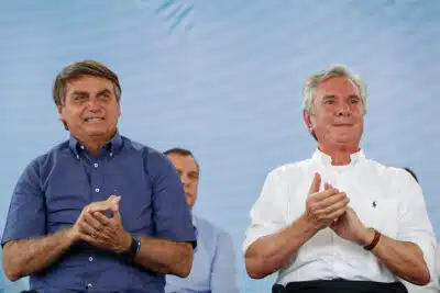 Michelle e Carlos Bolsonaro defendem prisão domiciliar para Bolsonaro em caso de corrupção