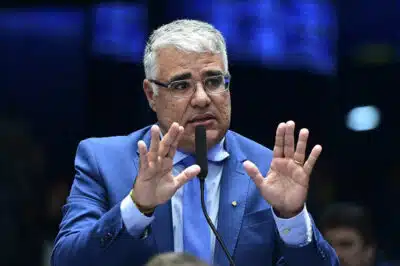 Senador Girão Busca Apoio nos EUA contra Encarceramento de Bolsonaro