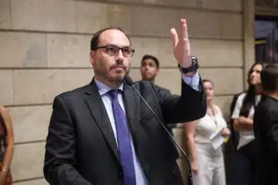 Bolsonaro, Torres e Vasques em Papudinha: Detenção e Surpresa em Caso Polêmico