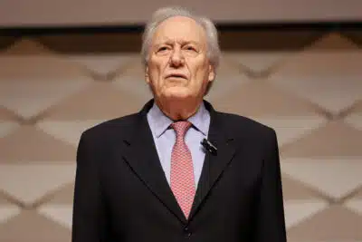 Lewandowski anuncia saída do Ministério da Justiça em comunicado