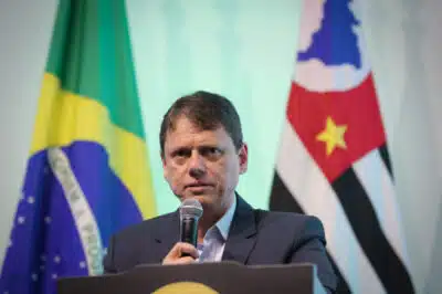 União Brasil Garante Apoio a Tarcísio de Freitas em São Paulo