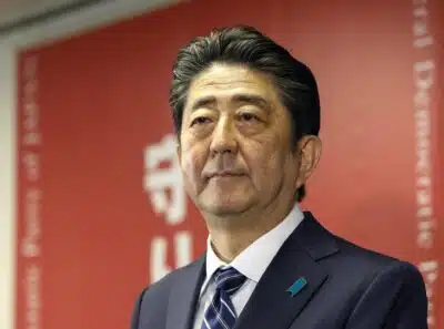 Tribunal Japonês Condena a Prisão Perpétua em Caso de Assassinato de Shinzo Abe