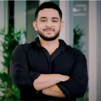 Adi Bathla conquista startup de US$ 8 dígitos com solução inovadora para oficinas mecânicas