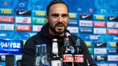 Alexander Nouri lidera Werder Bremen na fuga do rebaixamento na Bundesliga