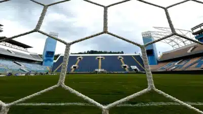 Palmeiras e São Paulo se enfrentam em clássico decisivo com escalações confirmadas!