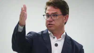 JBS Mantém Interesse no Porto de Itajaí: Leilão e Metas de Produção em Foco