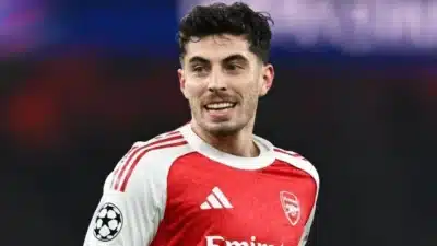 Arsenal conquista a Liga dos Campeões em vitória emocionante sobre o Kairat