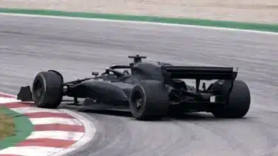 Audi testa novo carro com Bortoleto e Hülkenberg em Barcelona para 2026!