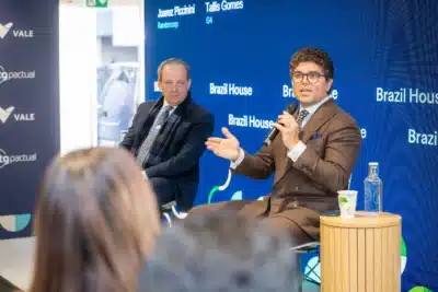 Debate em Davos: IA, Eficiência e o Futuro dos Negócios com Gomes e Piccini!