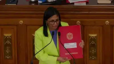 Delcy Rodríguez Propõe Reforma em Legislação de Hidrocarbonetos da Venezuela