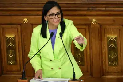 Delcy Rodríguez denuncia ataque dos EUA como “mancha” nas relações