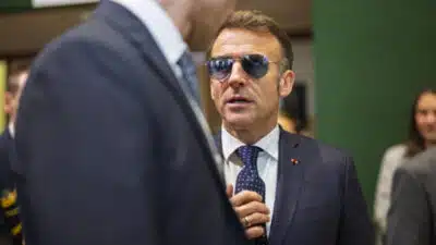 Macron e Trump disputam controle da Groenlândia em crescente tensão internacional