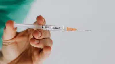 Fiocruz Inicia Estudo com Injeção Semestral para Prevenção ao HIV no Brasil