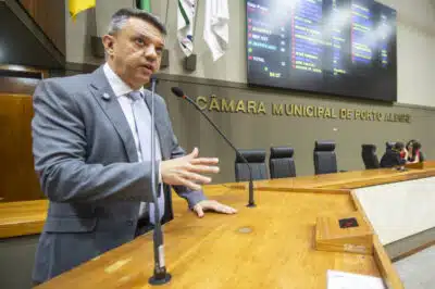 Vereador Ustra e Capitão Martim lideram marcha pela anistia em RS!