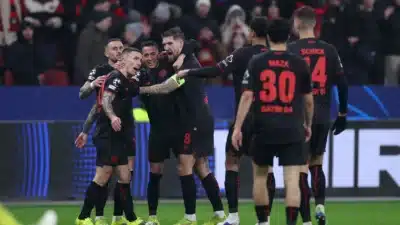 Bayer Leverkusen garante vaga nos playoffs da Champions League com vitória!