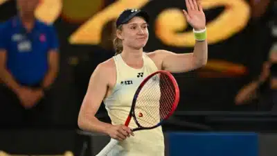 Elena Rybakina conquista semifinal do Australian Open e enfrenta Sabalenka na final!
