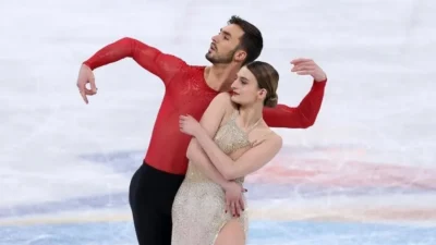 Guillaume Cizeron acusa Gabriella Papadakis de campanha difamatória após livro