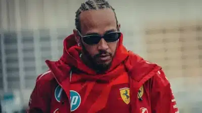 Lewis Hamilton Discursa Sobre Desafios e Nova Era na Fórmula 1