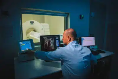 Qiu Sijun: IA detecta câncer de pâncreas em estágio inicial no Hospital de Ningbo