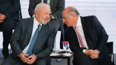 PT Projeta Superávit Comercial de US$ 70 a US$ 90 Bilhões em 2026