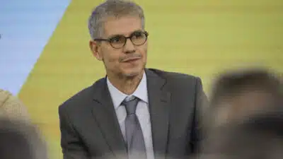 Sidônio Palmeira defende extinção da escala 6×1 sem cortes salariais e cita avanços sociais