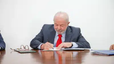 Lula assina contrato milionário na indústria naval do RS com foco em offshore