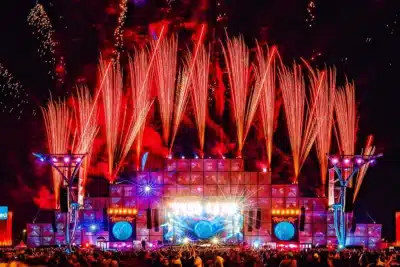 “Evidências” de Chitãozinho e Xororó lidera ranking de músicas em shows no Brasil