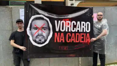 Manifestantes atacam Banco Master e Toffoli em SP