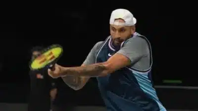 Nick Kyrgios Foca em Duplas no Australian Open Após Dificuldades Físicas