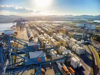 Lustre de 1 Milhão de Euros Chega ao Brasil em Viagem Exclusiva