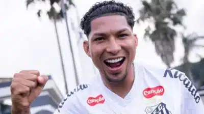 Rony Chega ao Santos: Craque da Libertadores e Conmebol Busca o Triunfo na Vila Belmiro!